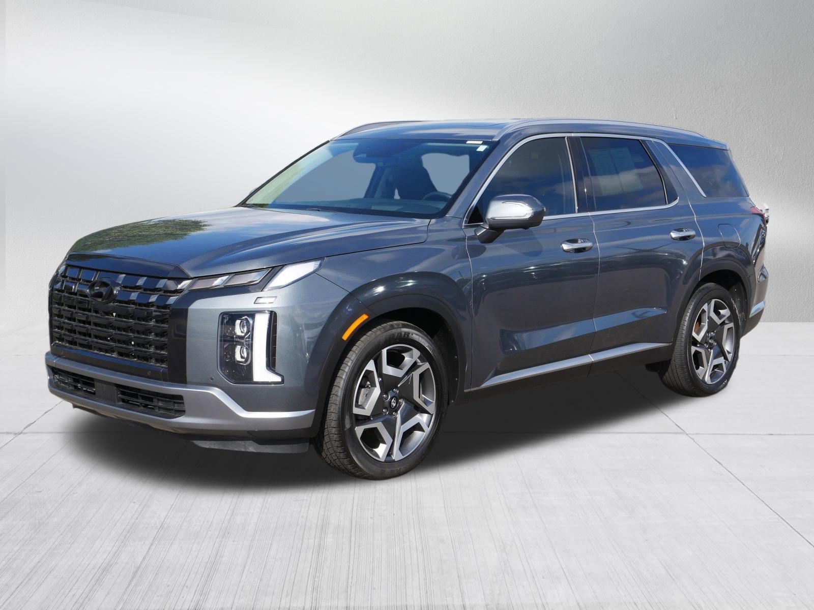 Certified 2024 Hyundai Palisade Limited AWD/4WD image 3