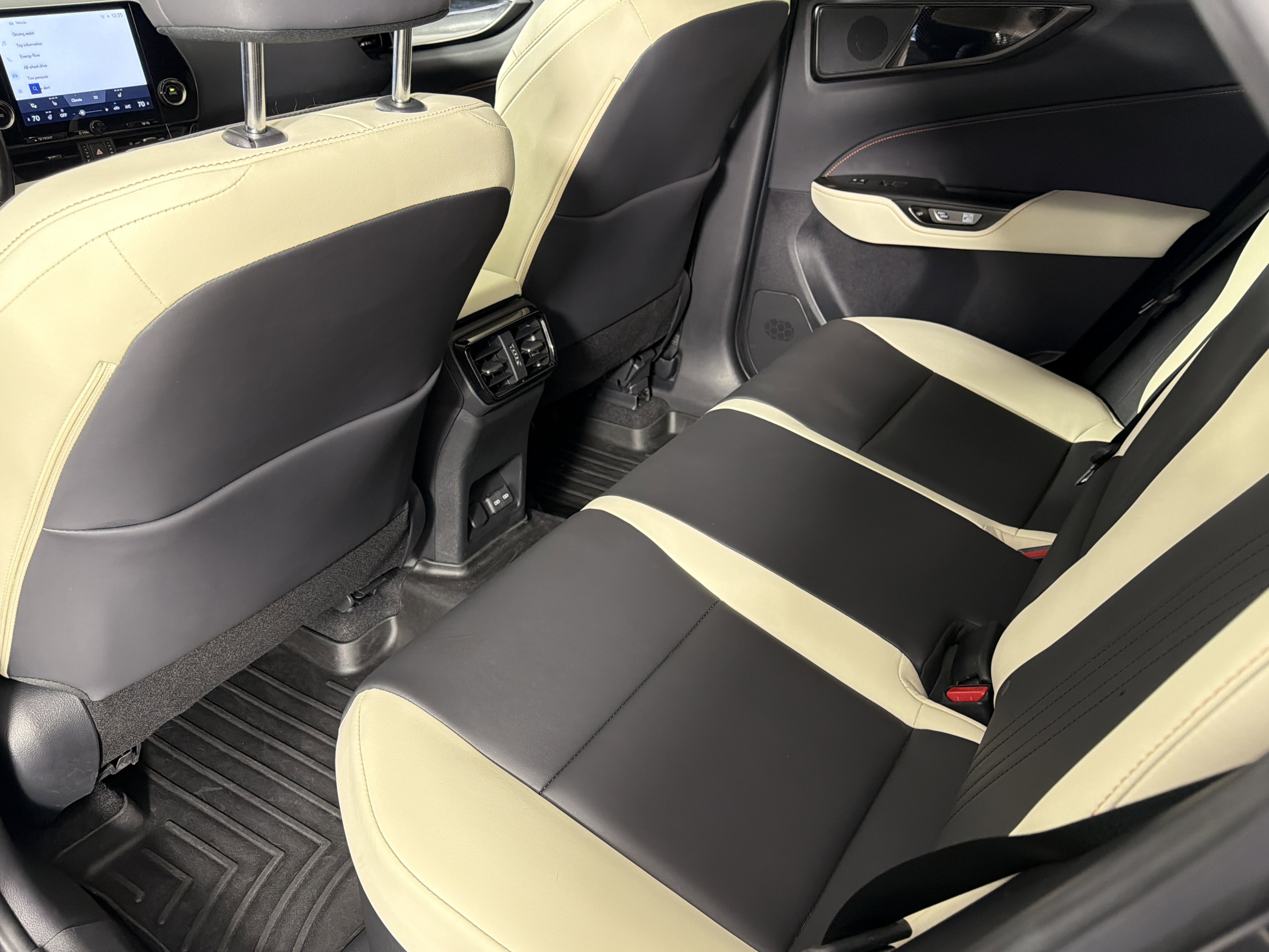 Used 2022 Lexus NX 350h AWD w/ Towing Package (2000 Lbs) image 17