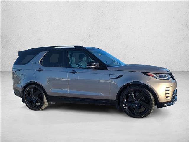 Used 2024 Land Rover Discovery Dynamic SE image 4