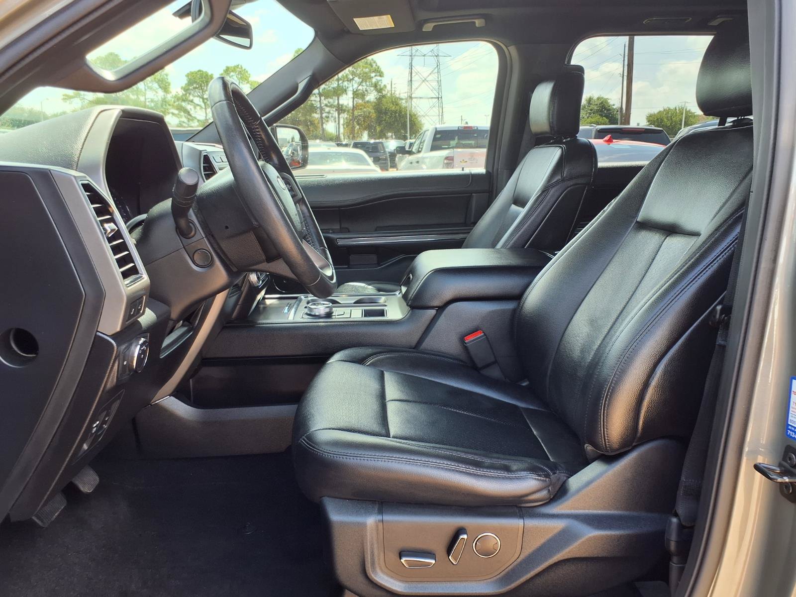 Used 2019 Ford Expedition Max XLT w/ Equipment Group 202A RWD image 20