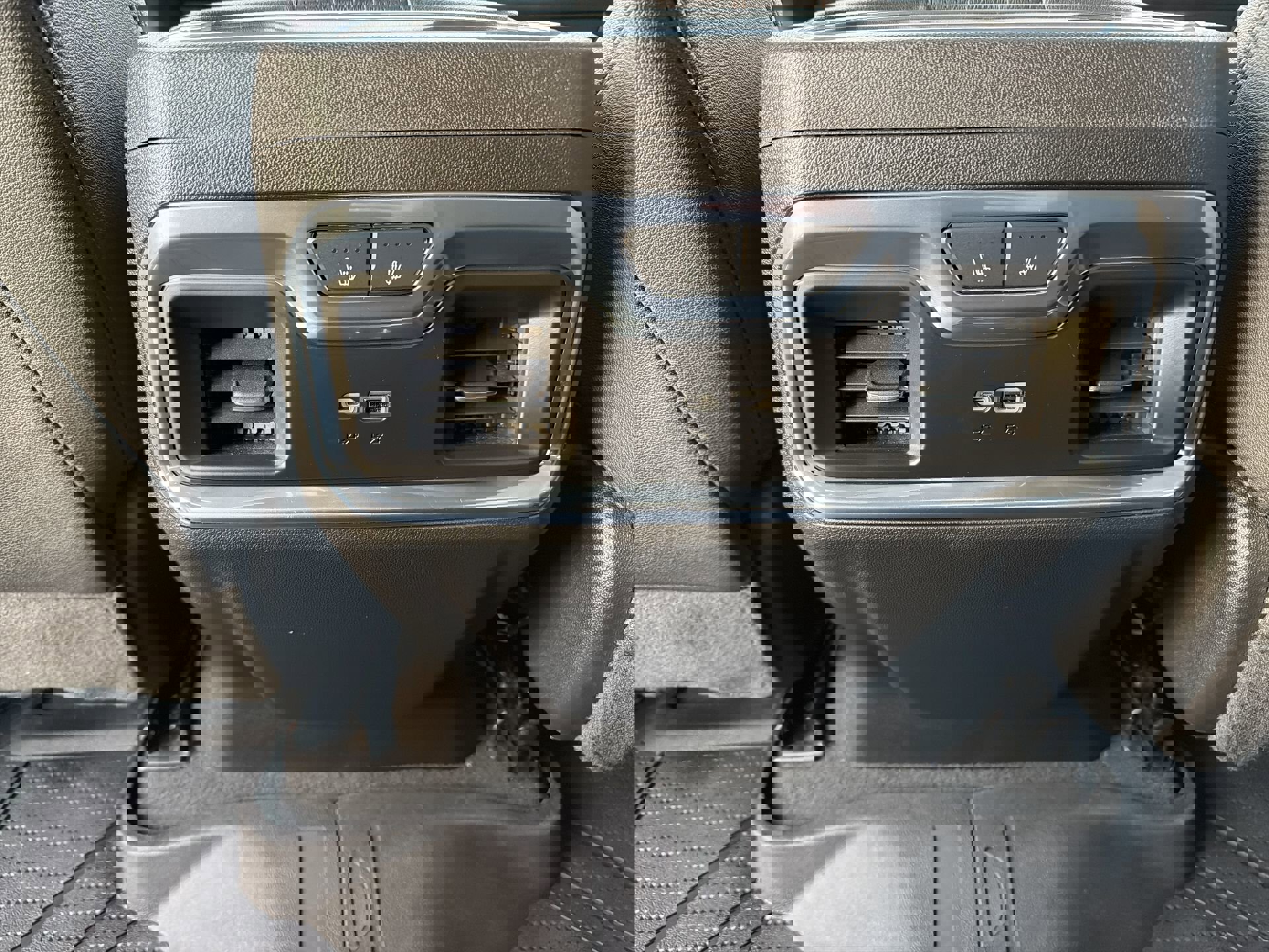 Certified 2022 Chevrolet Silverado 1500 High Country w/ High Country Premium Package image 28