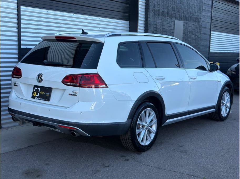 Used 2017 Volkswagen Golf Alltrack SE AWD/4WD image 3