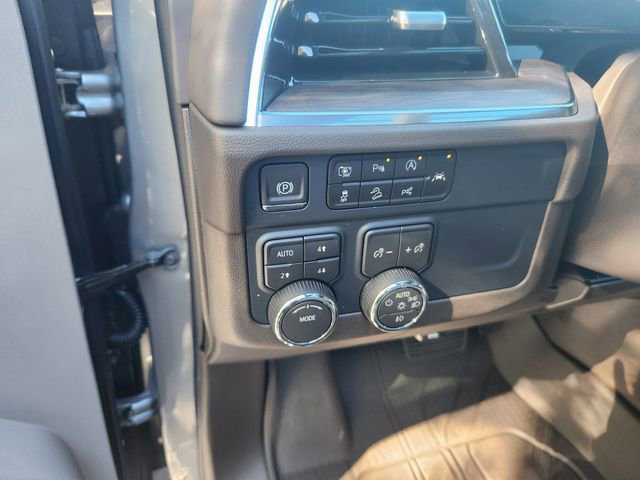 New 2026 Chevrolet Suburban Z71 w/ Comfort Package image 15
