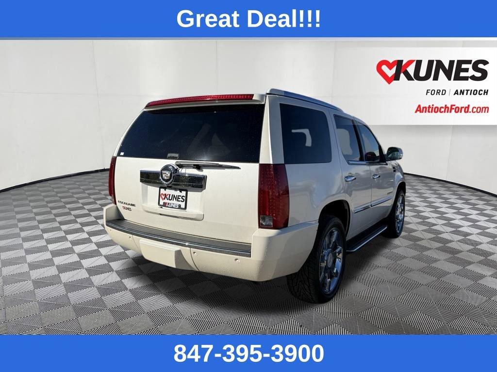 Used 2007 Cadillac Escalade AWD w/ Information Package image 3