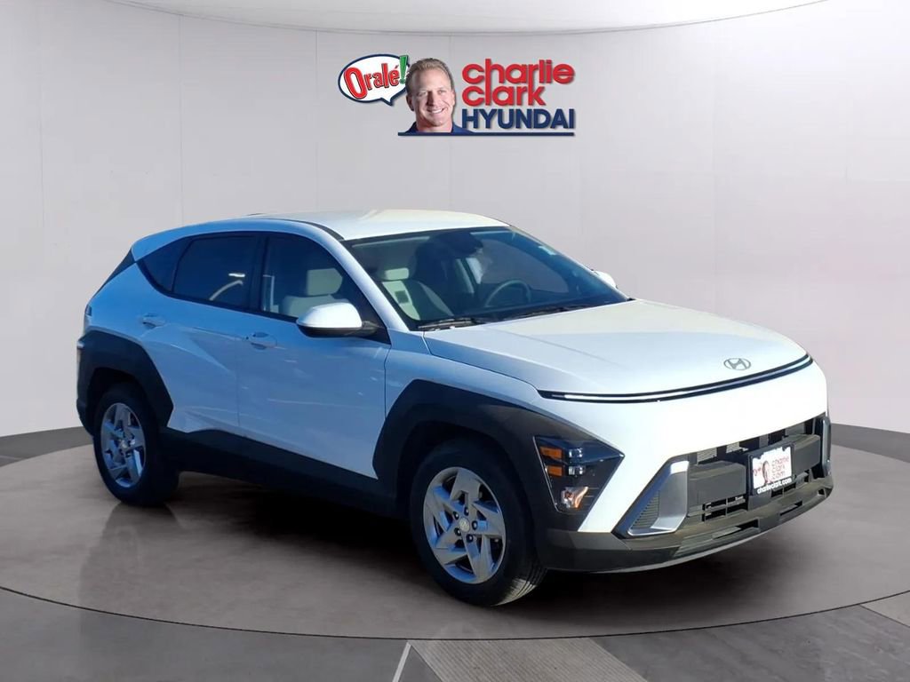 Used 2024 Hyundai Kona SE image 7