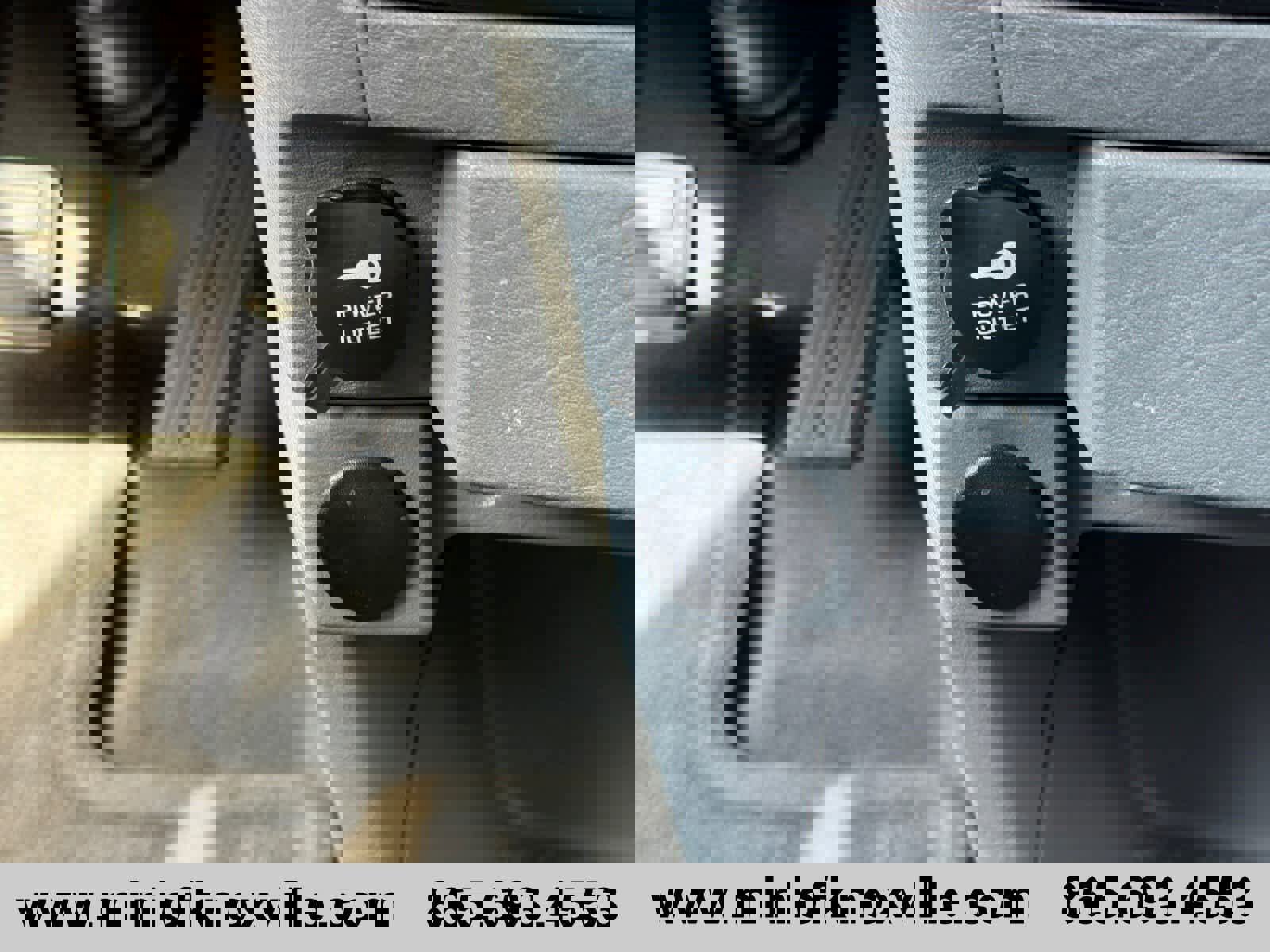 Used 2006 Chrysler Town & Country image 21