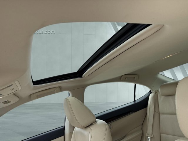 Used 2014 Lexus ES 350 w/ Luxury Package FWD image 22