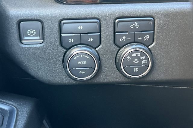 Used 2024 Chevrolet Silverado 2500 LT image 34