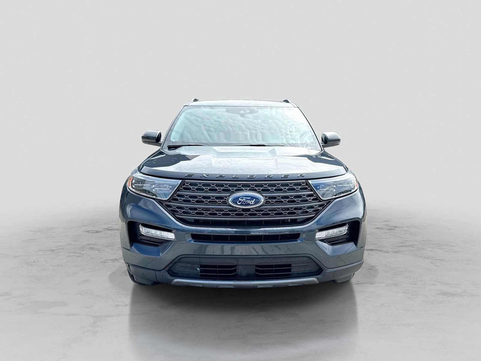 Used 2024 Ford Explorer XLT w/ Equipment Group 202A AWD/4WD image 9