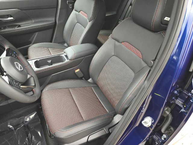 New 2027 Nissan Kicks SR w/ SR Premium Package FWD image 15