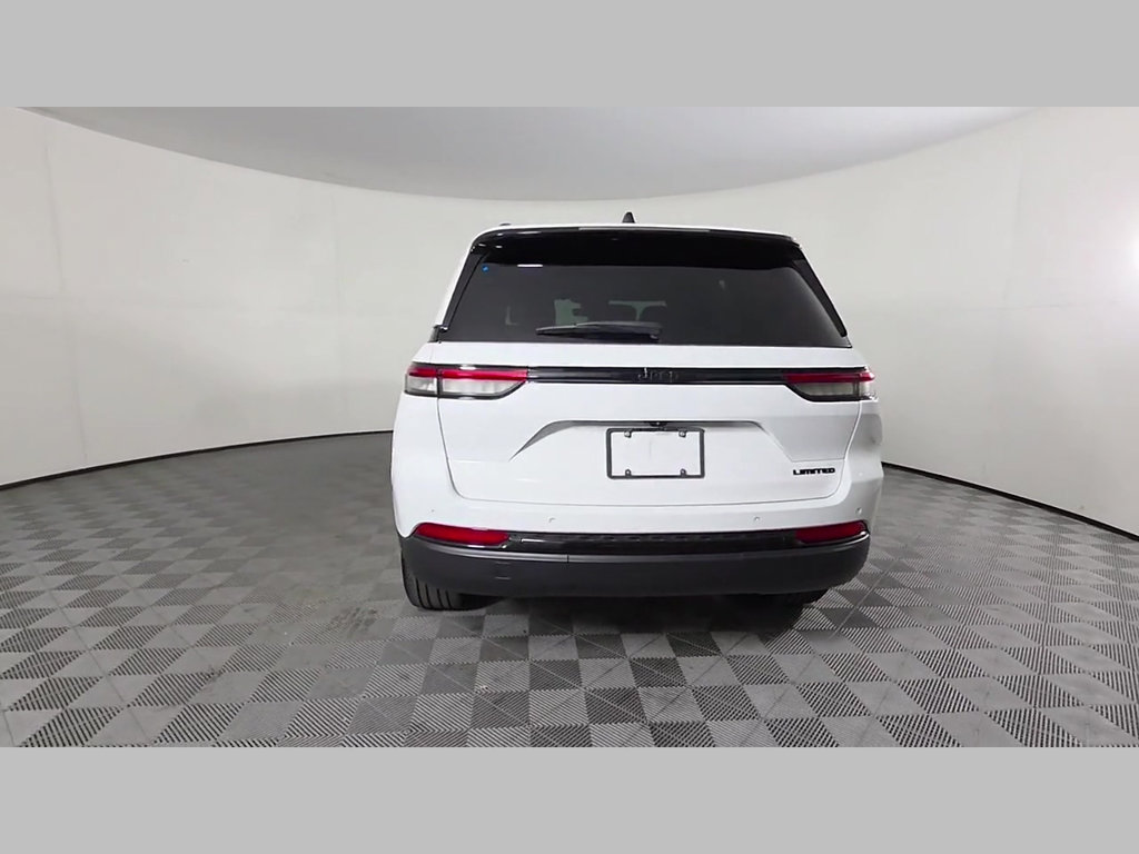 Used 2025 Jeep Grand Cherokee Limited w/ Black Appearance Package RWD image 41
