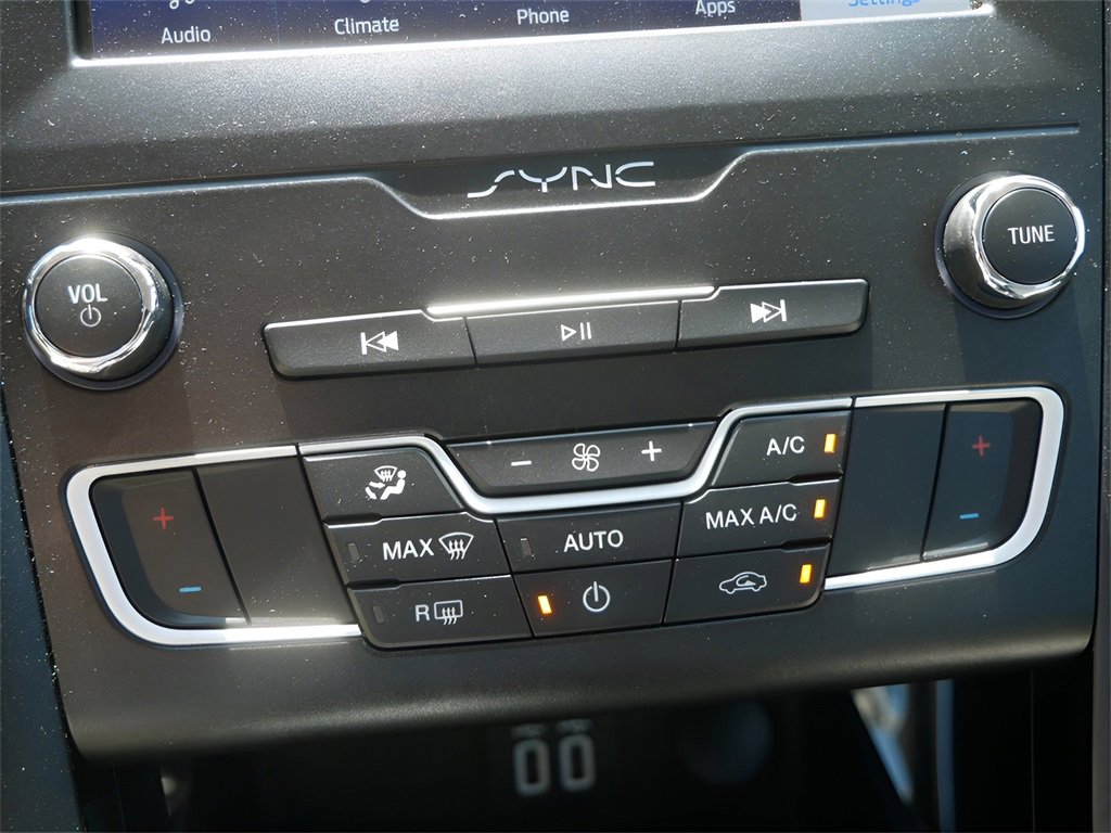 Used 2020 Ford Fusion SE w/ Equipment Group 151A image 29