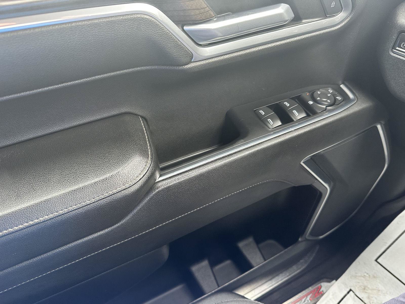 Used 2022 Chevrolet Silverado 1500 RST AWD/4WD image 32