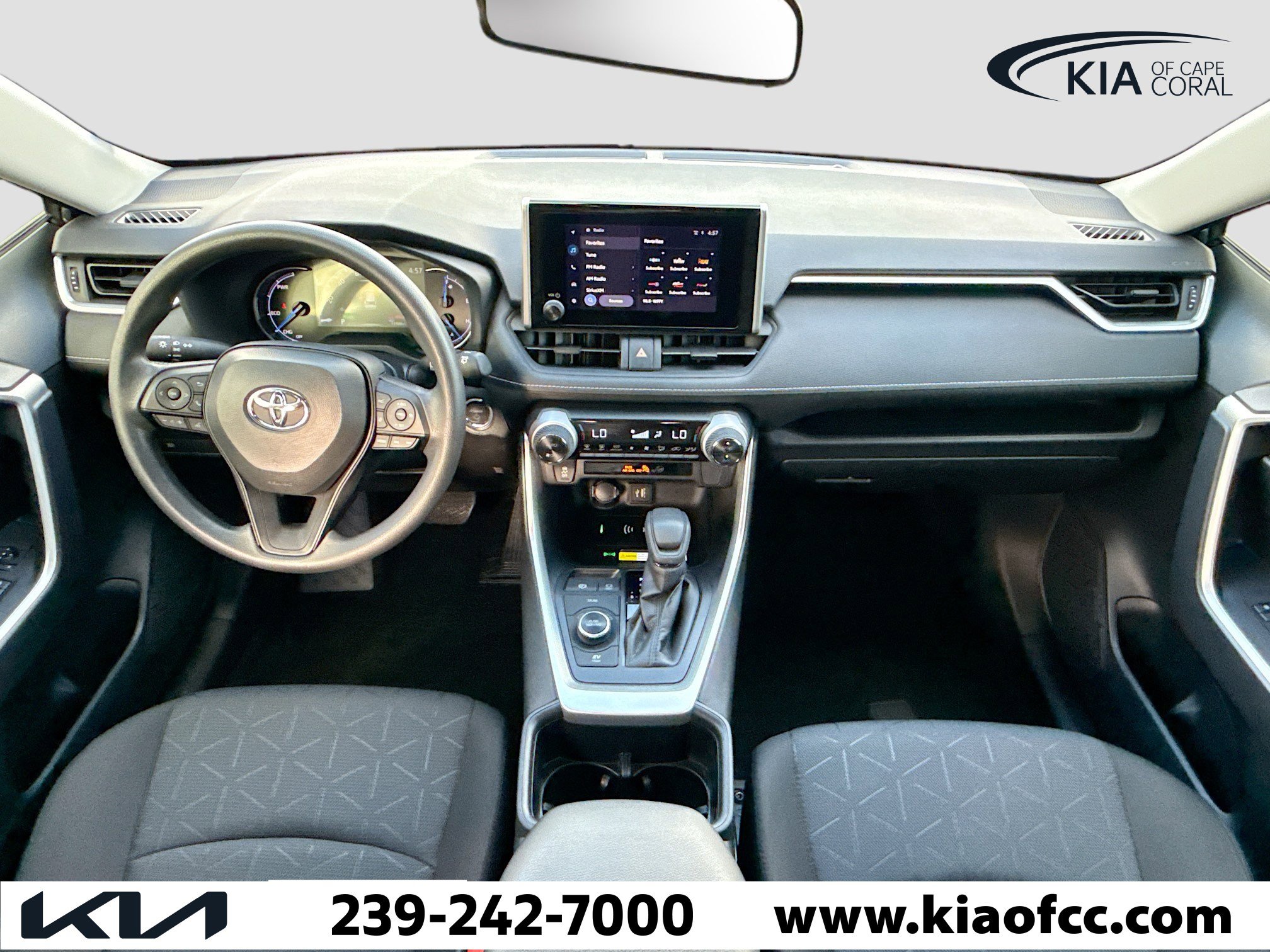 Used 2025 Toyota RAV4 XLE w/ Convenience Package image 16