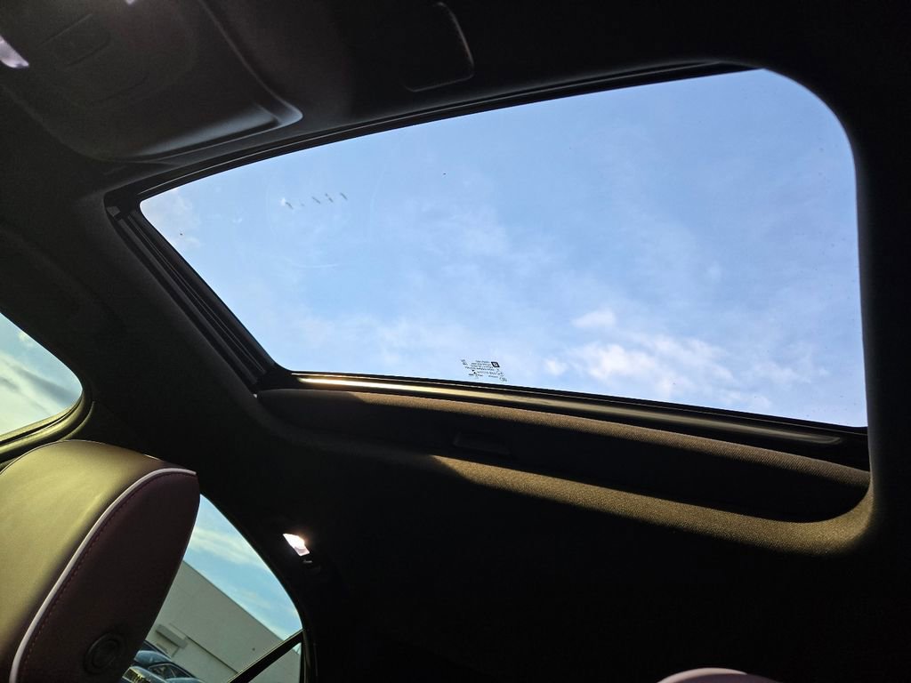 Used 2022 Cadillac CT4 V image 7