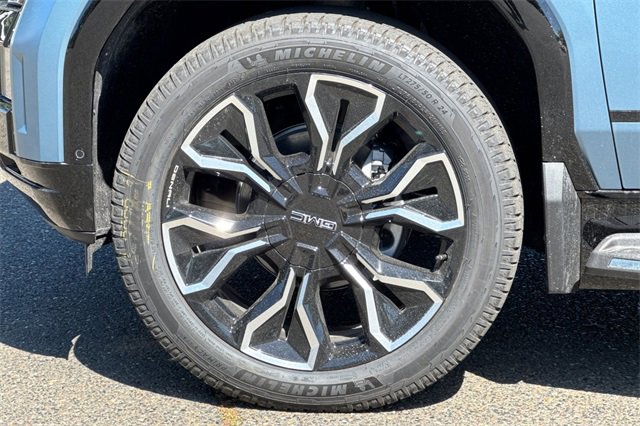 New 2025 GMC Sierra EV Denali image 31