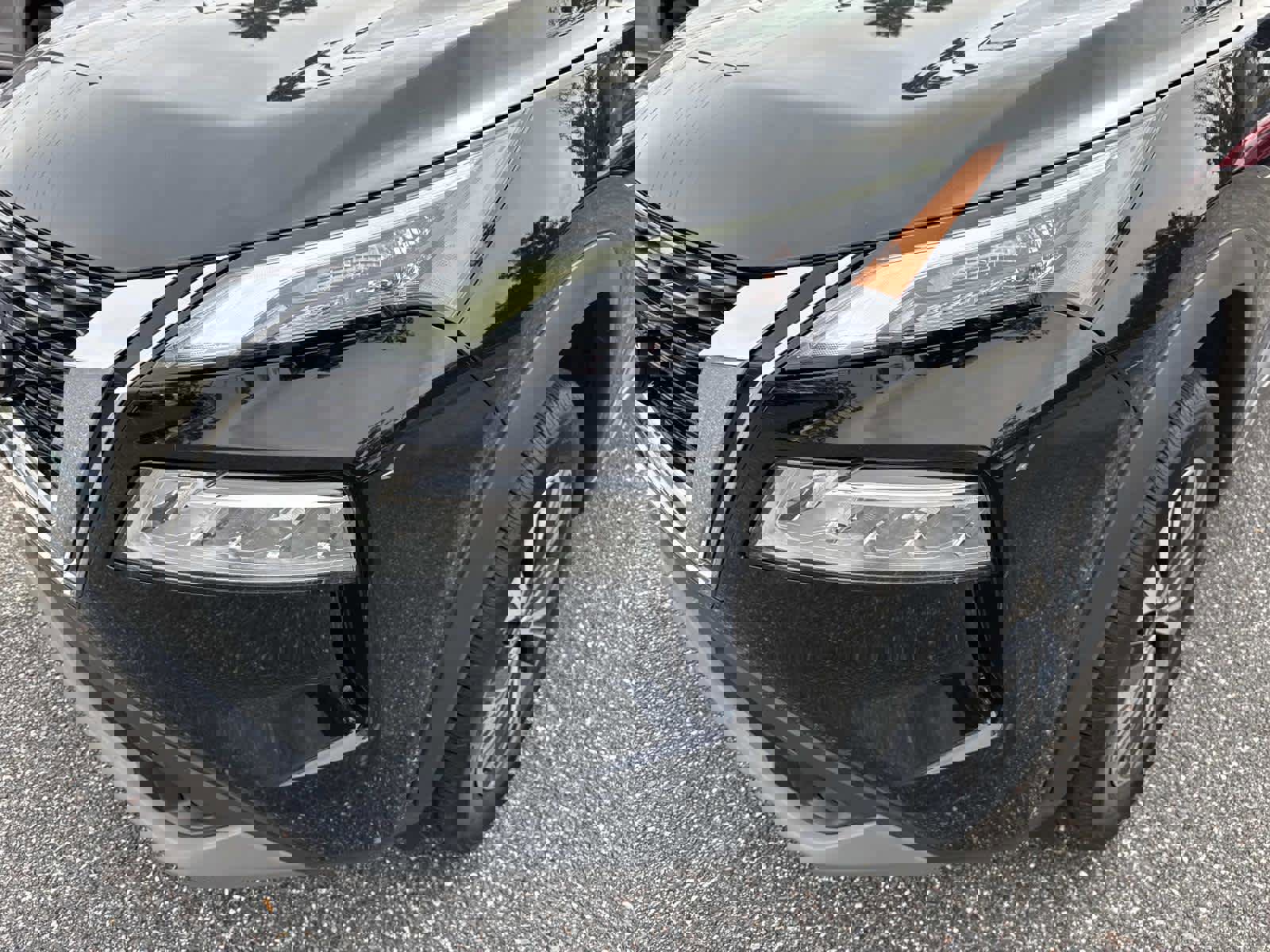 Used 2023 Nissan Rogue SV image 9