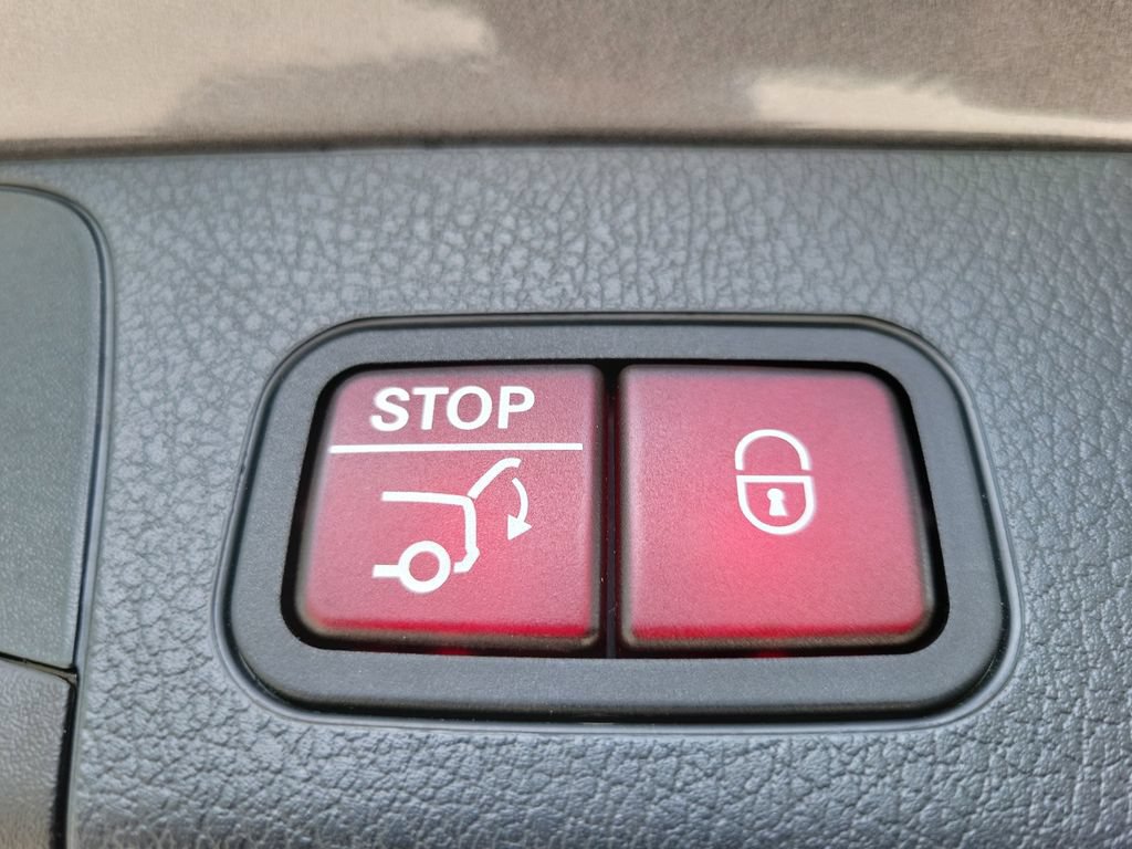 Used 2023 Mercedes-Benz GLB 250 image 7