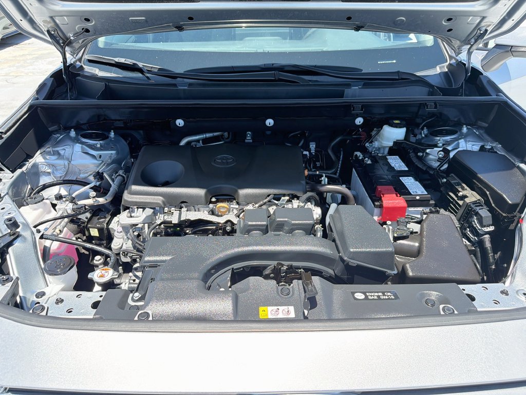 Used 2025 Toyota RAV4 XLE FWD image 35