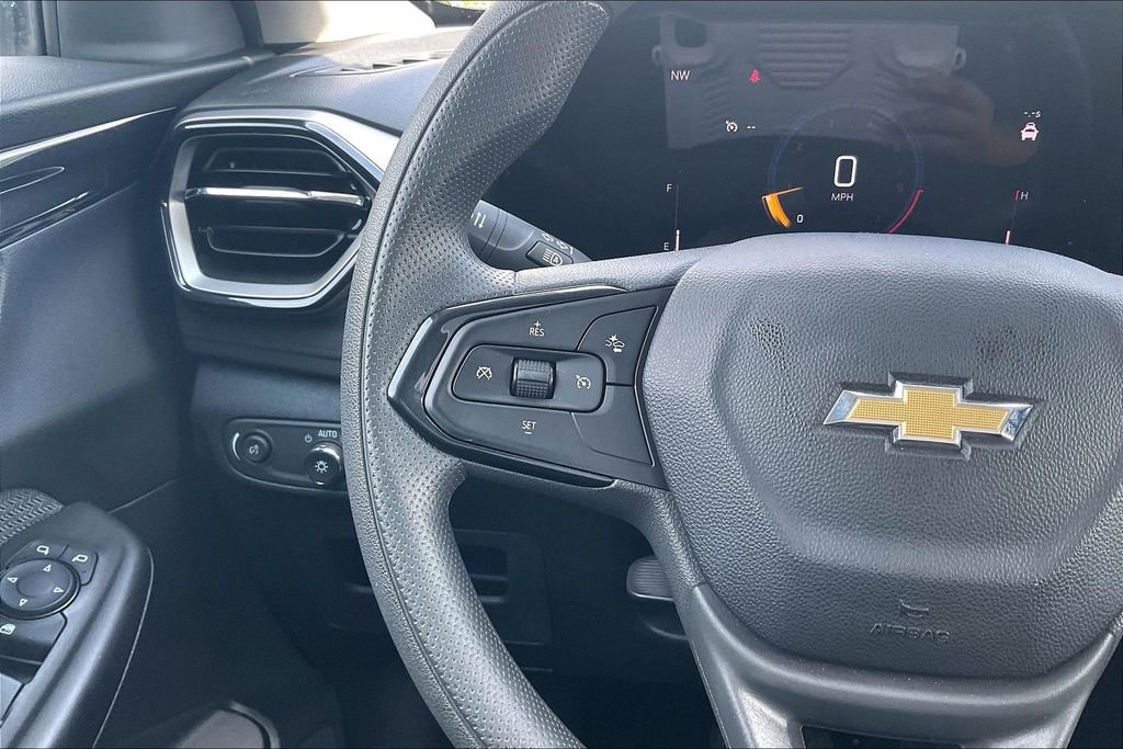Used 2025 Chevrolet TrailBlazer LT w/ Driver Confidence Package AWD/4WD image 11