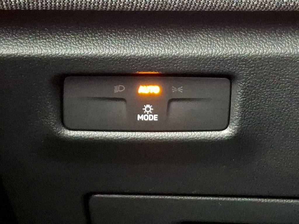 Used 2025 Volkswagen Tiguan S image 24