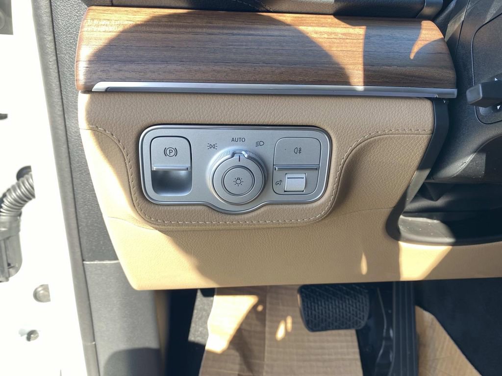 New 2026 Mercedes-Benz GLE 580 4MATIC image 14