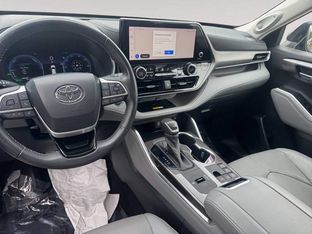 Used 2023 Toyota Highlander Limited AWD/4WD image 10