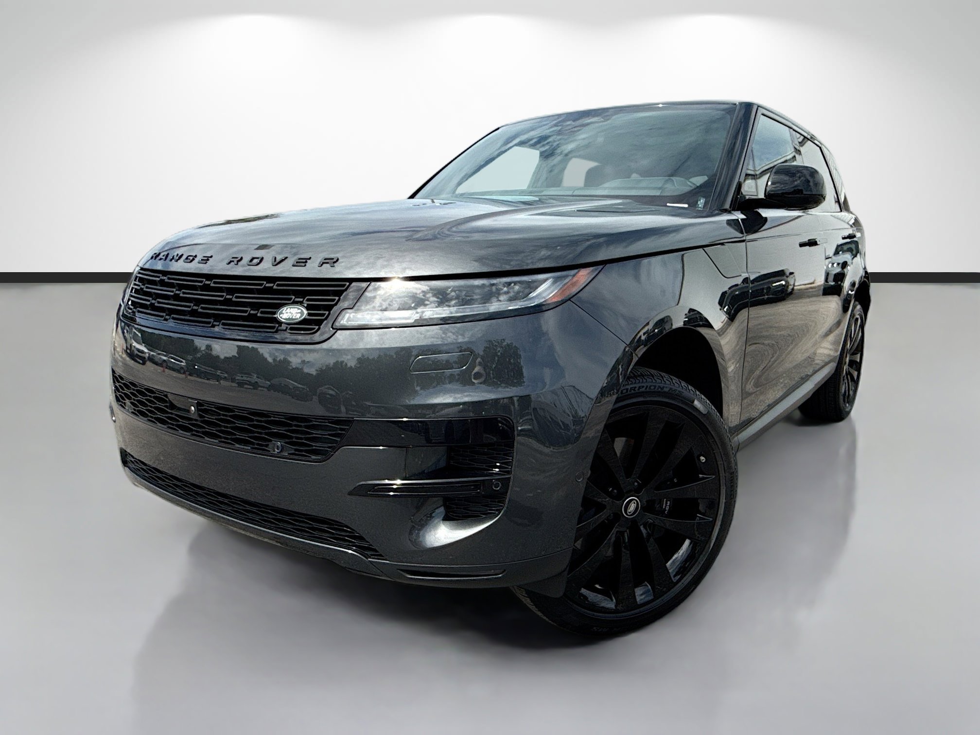 Used 2025 Land Rover Range Rover Sport SE