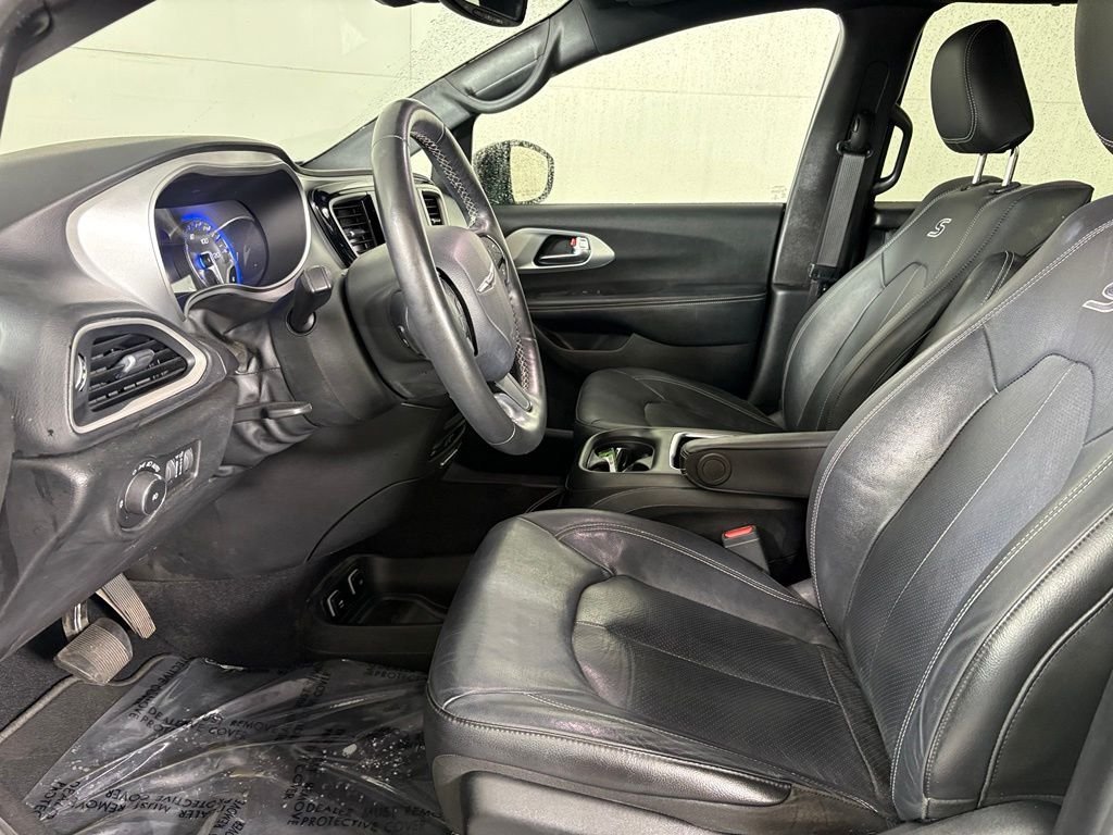 Used 2020 Chrysler Pacifica Touring-L Plus FWD image 19