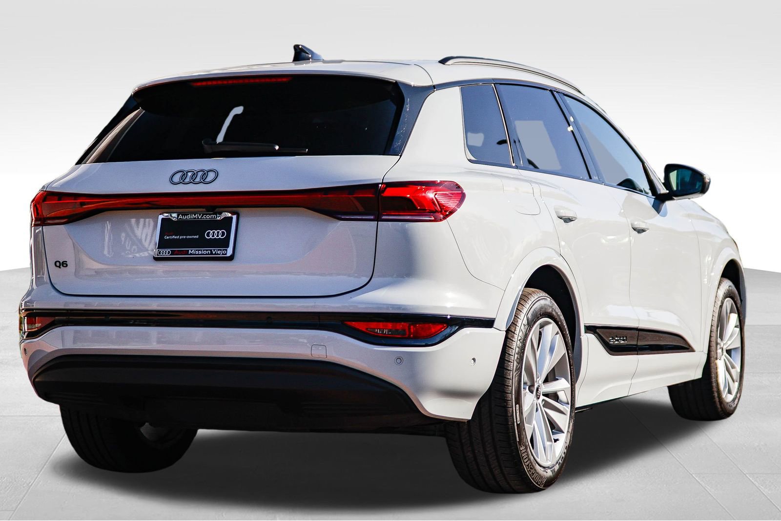 Certified 2025 Audi Q6 e-tron Premium w/ Convenience Package image 7