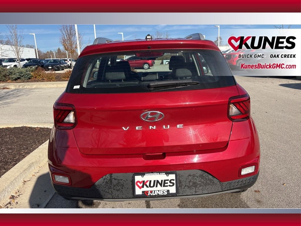 Used 2023 Hyundai Venue Limited w/ Cargo Package image 5