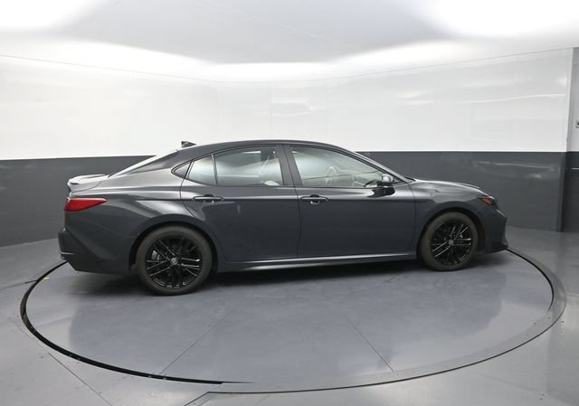 Used 2026 Toyota Camry SE FWD image 9