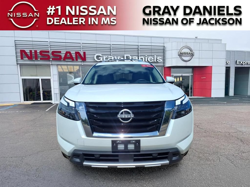 Certified 2025 Nissan Pathfinder Platinum w/ Cargo Package FWD image 2