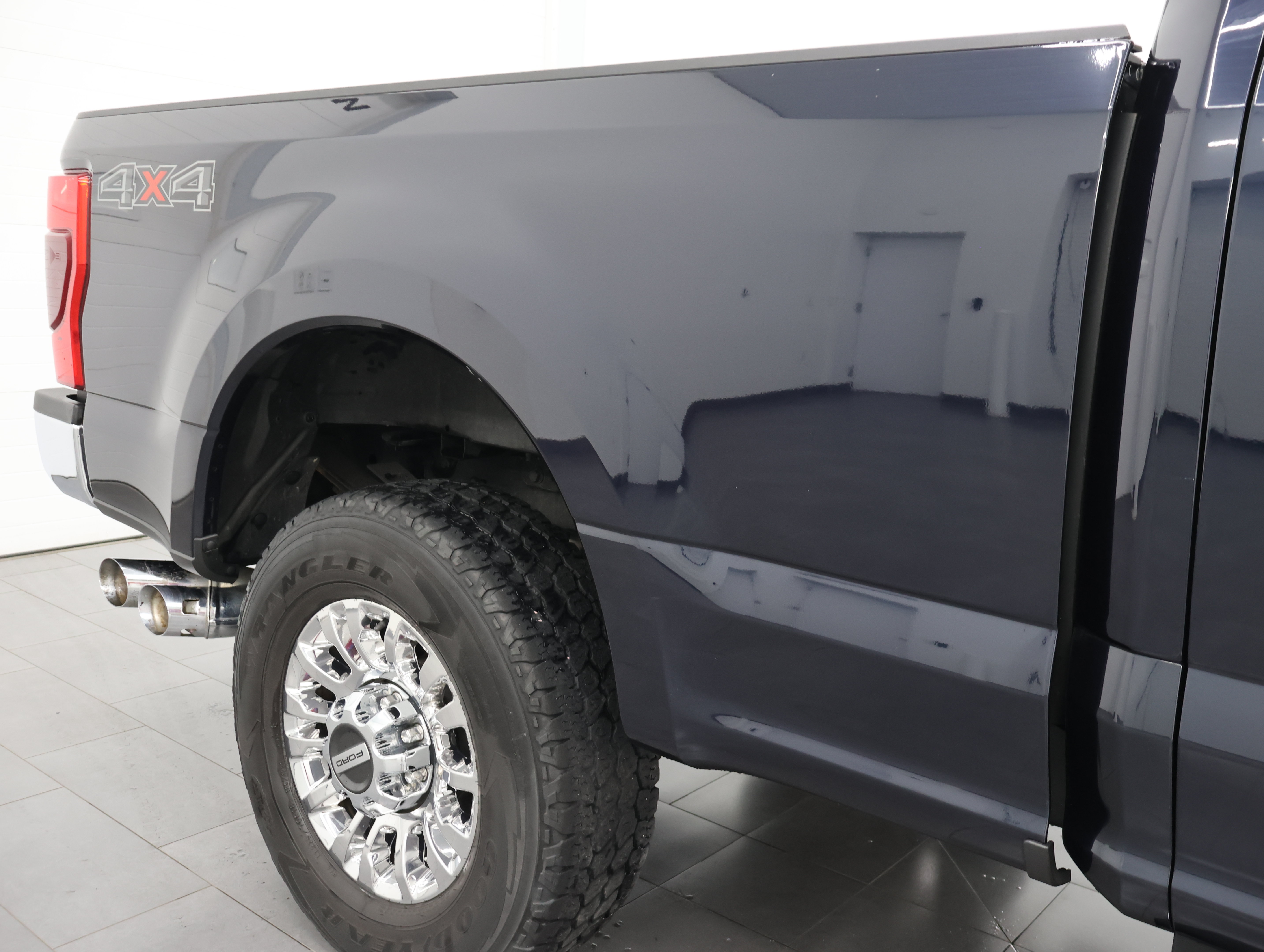 Used 2021 Ford F250 XLT w/ XLT Premium Package AWD/4WD image 26