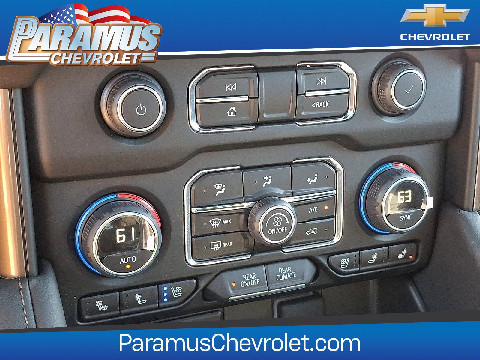 Used 2024 Chevrolet Suburban High Country AWD/4WD image 17