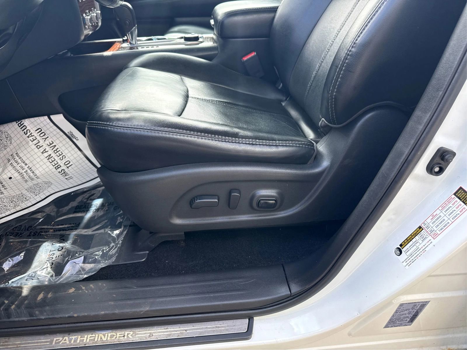 Used 2017 Nissan Pathfinder Platinum w/ Cargo Package image 19