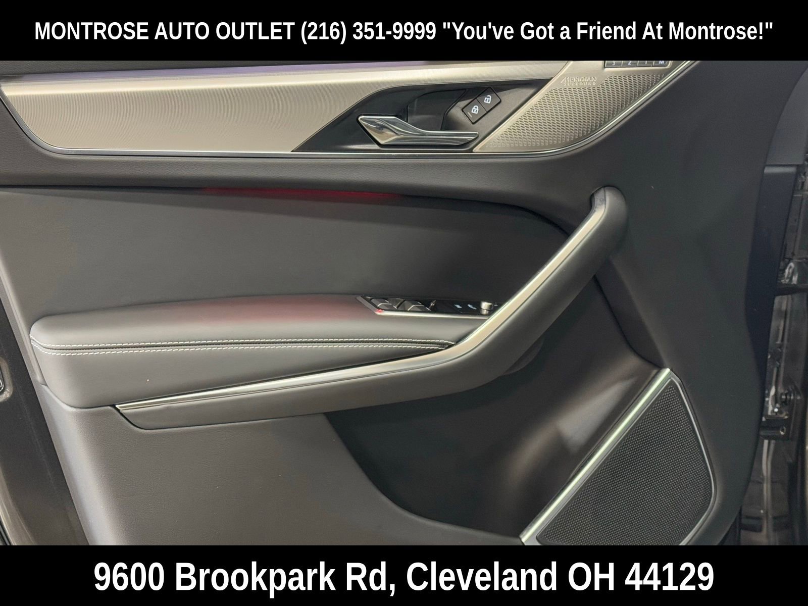 Used 2024 Jaguar F-PACE R-Dynamic S image 11