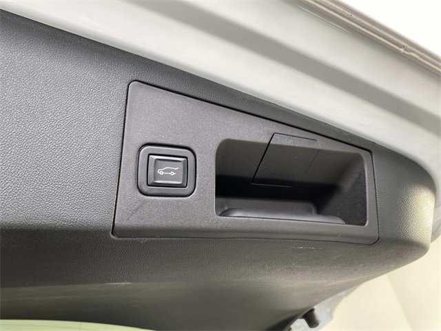 Used 2022 Cadillac XT5 Premium Luxury image 9