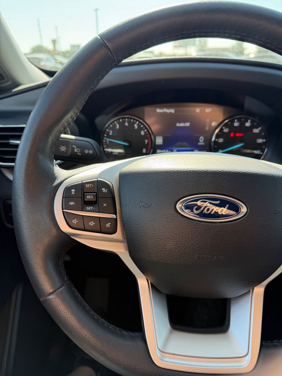 Used 2024 Ford Explorer XLT w/ Equipment Group 202A AWD/4WD image 16