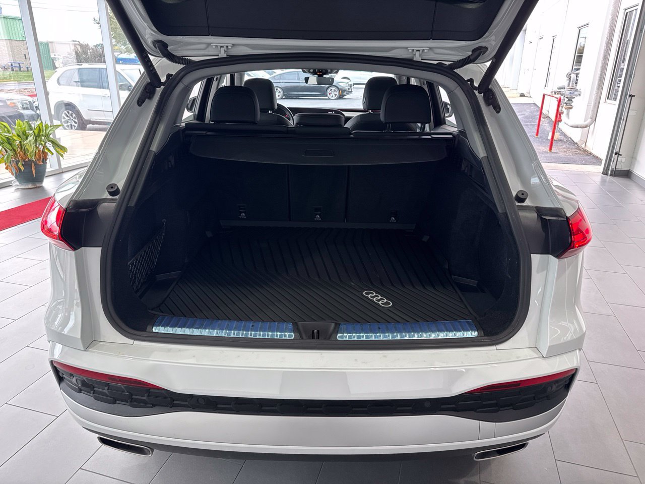 Used 2025 Audi Q5 Premium AWD/4WD image 9