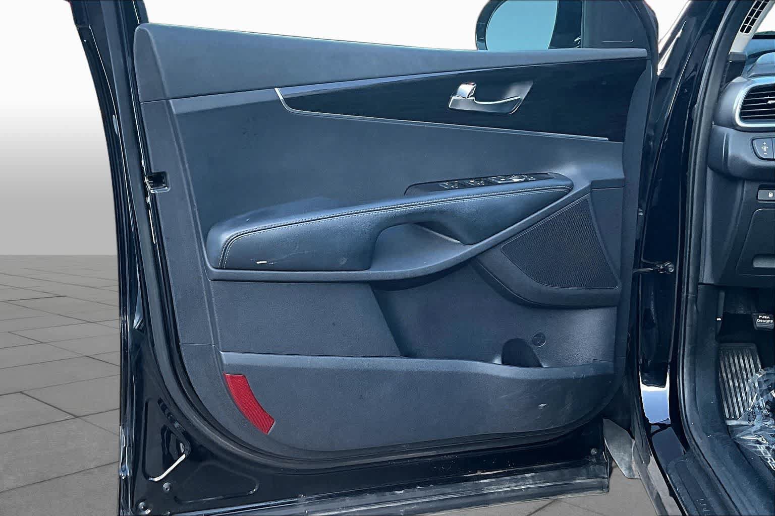 Used 2019 Kia Sorento L FWD image 21