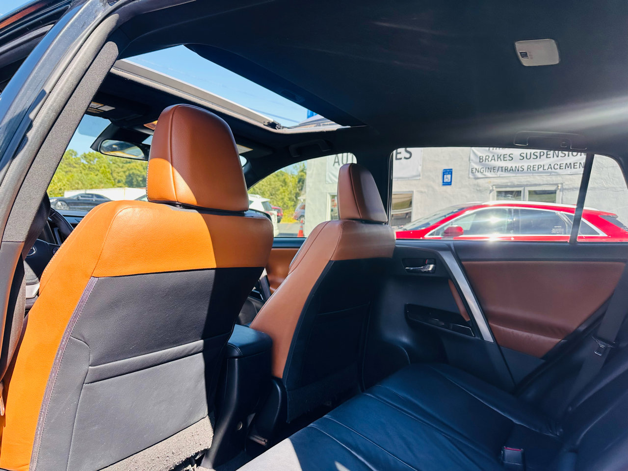 Used 2016 Toyota RAV4 SE image 27