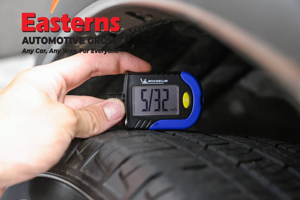 Used 2025 Dodge Durango GT RWD image 28