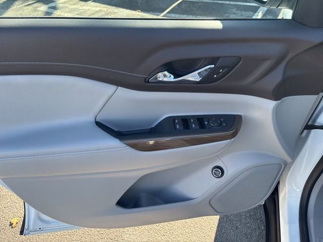 Used 2021 GMC Acadia SLE w/ Driver Convenience Package image 12