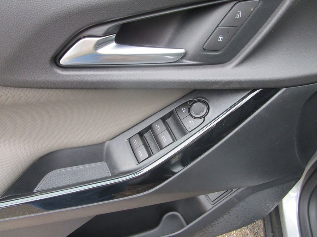 New 2026 Chevrolet Equinox LT w/ Convenience Package II image 25