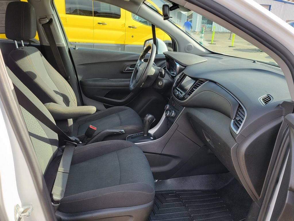 Used 2020 Chevrolet Trax LS w/ Tint and Cruise Package AWD/4WD image 26