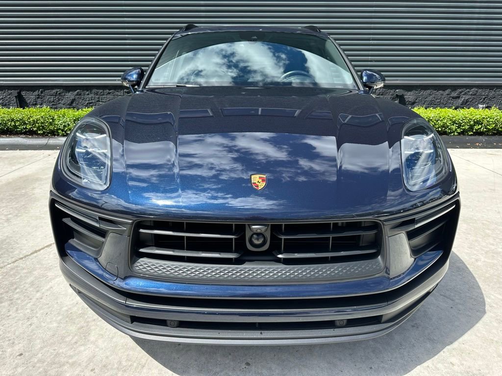 Certified 2023 Porsche Macan AWD/4WD image 8