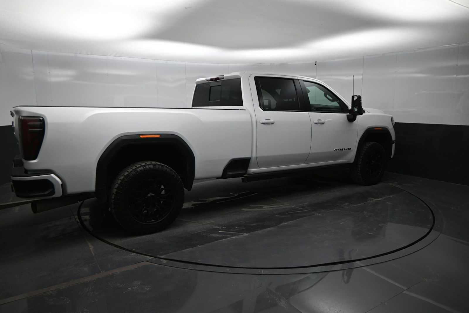 Used 2024 GMC Sierra 2500 AT4 w/ AT4 Premium Plus Package AWD/4WD image 19