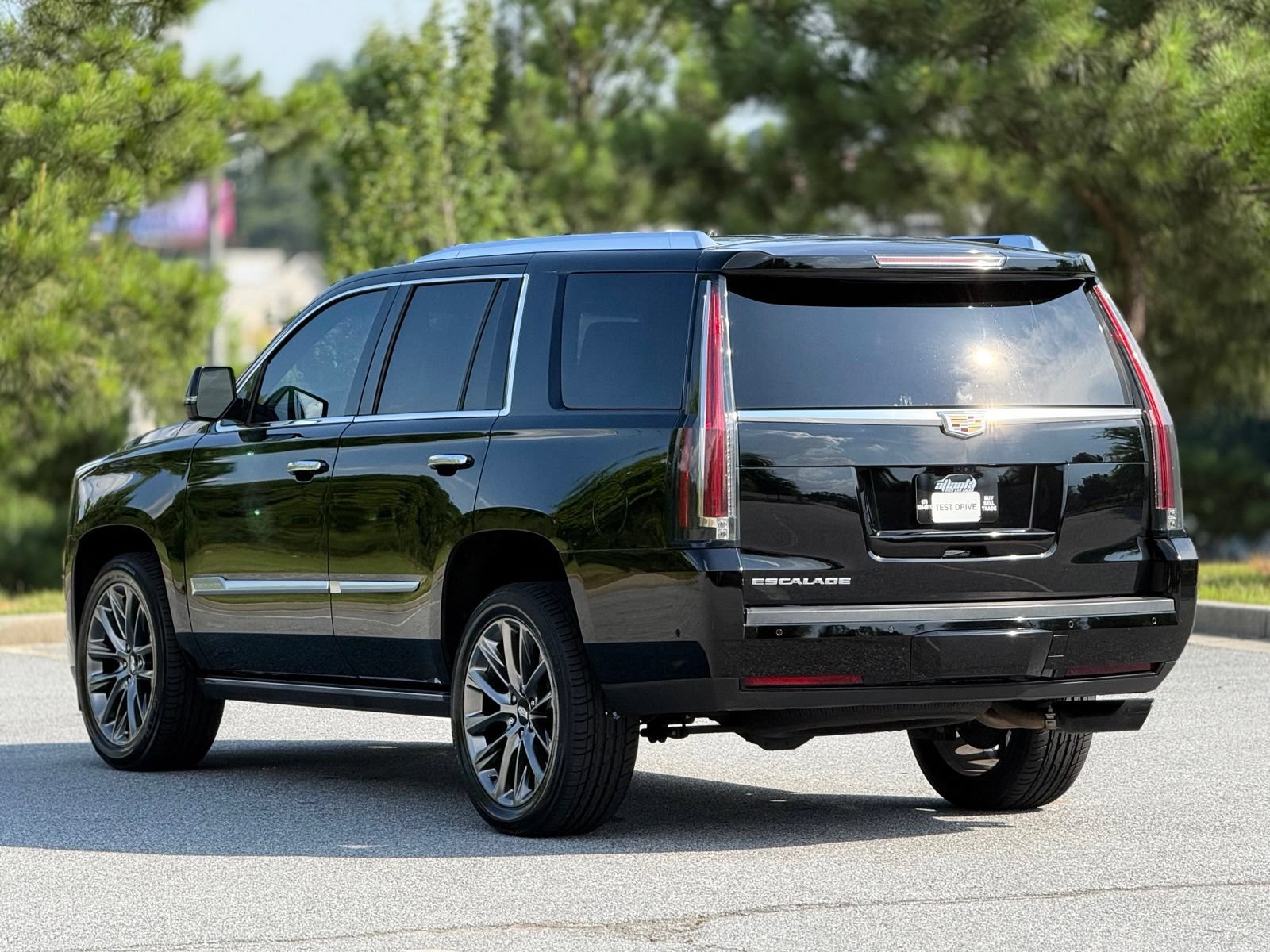 Used 2019 Cadillac Escalade Platinum RWD image 10