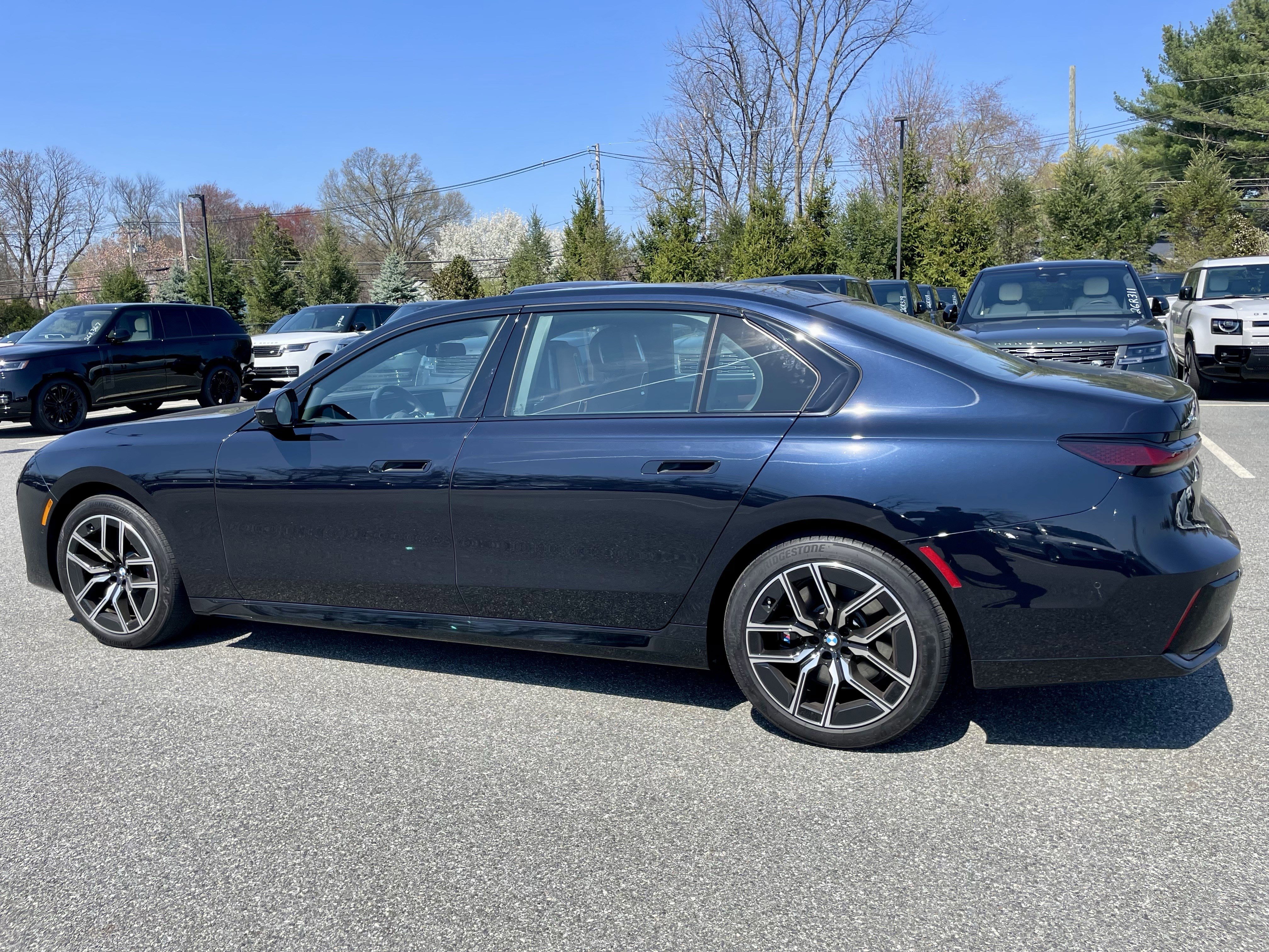 Used 2025 BMW 740i xDrive image 5